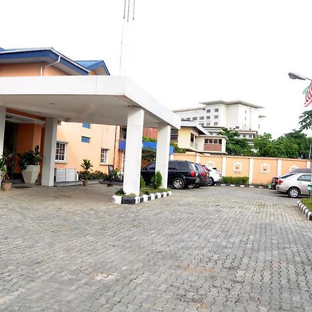 Primal Hotel Isaac John Gra Ikeja Kültér fotó