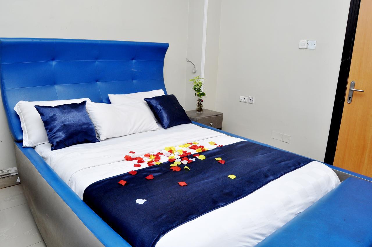 Primal Hotel Isaac John Gra Ikeja Kültér fotó