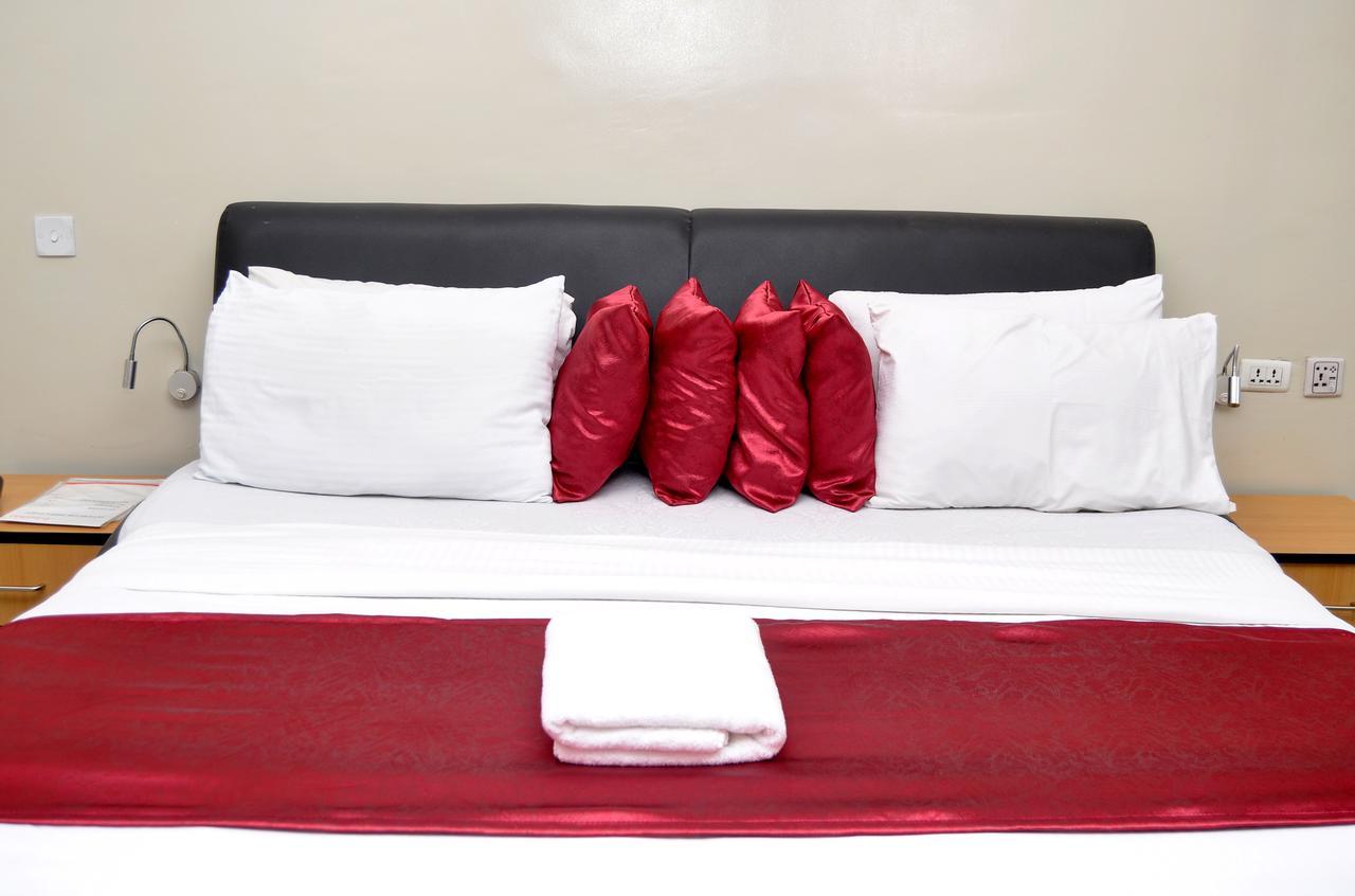 Primal Hotel Isaac John Gra Ikeja Kültér fotó